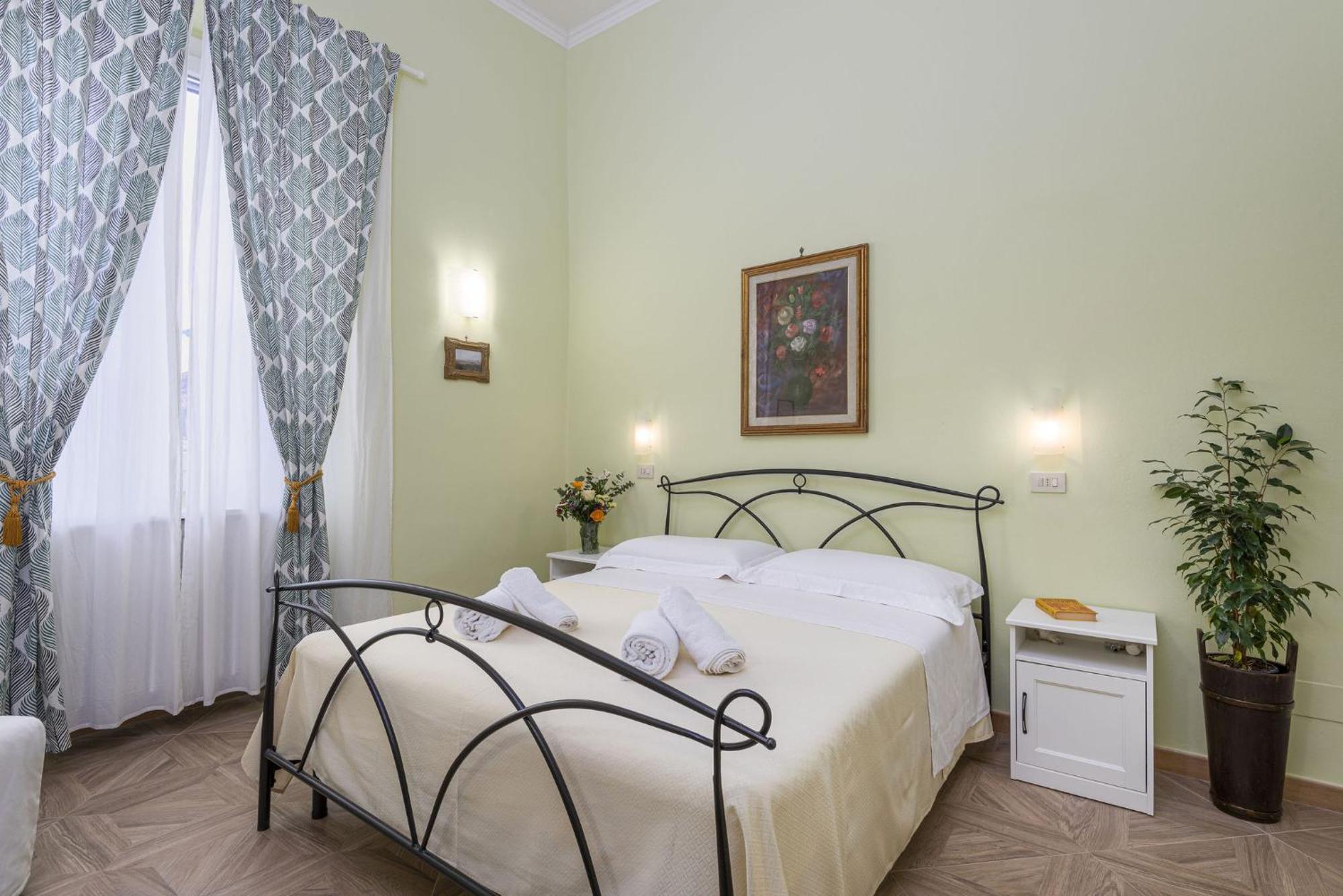 Cadorna Rooms In Florence Exterior photo