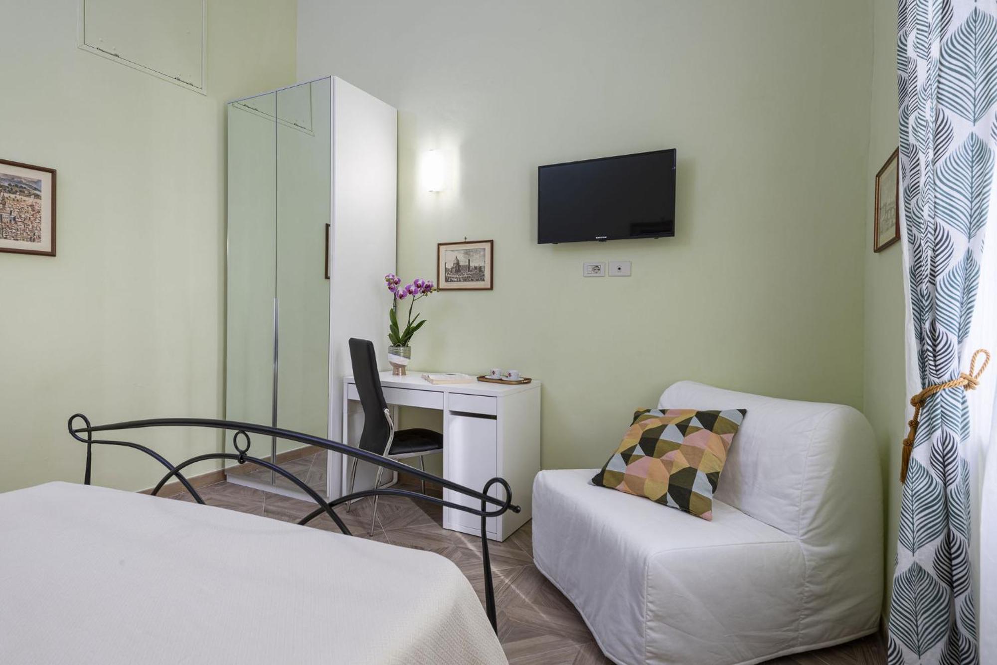 Cadorna Rooms In Florence Exterior photo